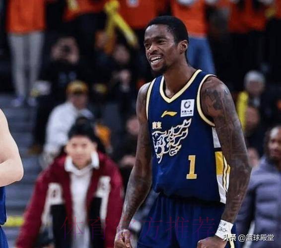 广东半场打花辽宁!2小外轰44分,2小将齐发挥,亨特首秀狂铁! 广东半场打花辽宁!2小外轰44分,2小将齐发挥,亨特首秀狂铁!